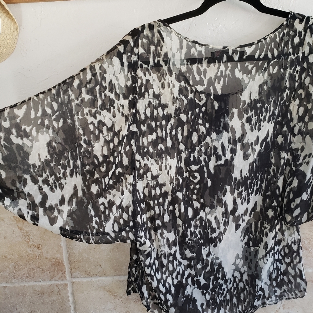 Chic Lightweight Top